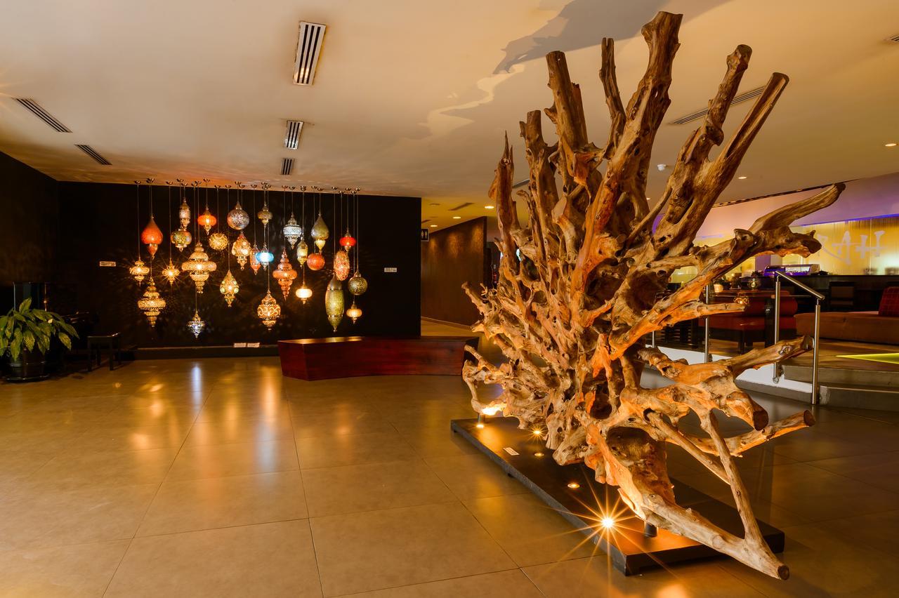 Riande Aeropuerto Hotel Casino Tocumen Екстериор снимка